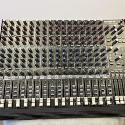 Mackie CR1604-VLZ 16-Channel Mic / Line Mixer | Reverb