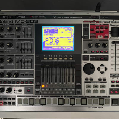 Roland MC-909 Groovebox with extras SRX-01, ram, card