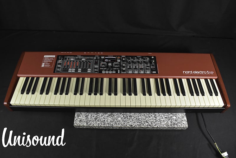 Nord Electro 5 HP 73 keys Synthesizer in Very Good Condition w/ Soft Case.
