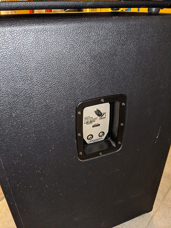 Traynor YBX1510 400-Watt 1x15