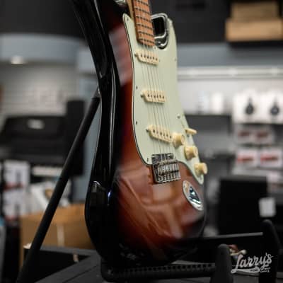 Fender Deluxe Roadhouse Strat - 3-Color Sunburst image 2
