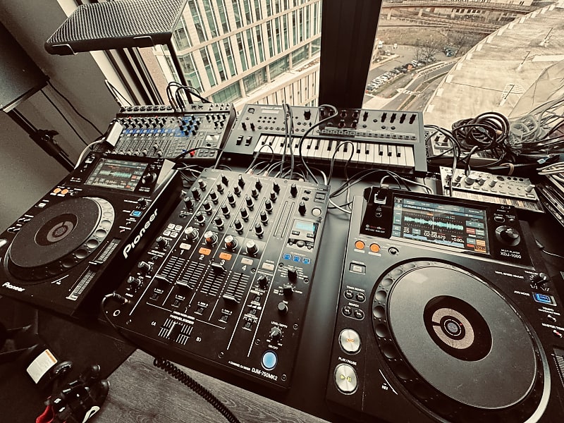 Pioneer XDJ-1000 Digital Performance DJ Multi-Player | Reverb