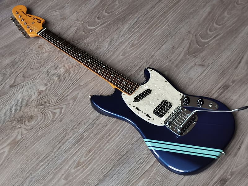 逸品Fender Mustang Japan  Cobain 58644_Fender_Kurt_Cobain_Musta