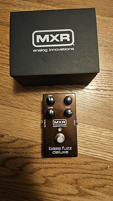 MXR M84 Bass Fuzz Deluxe