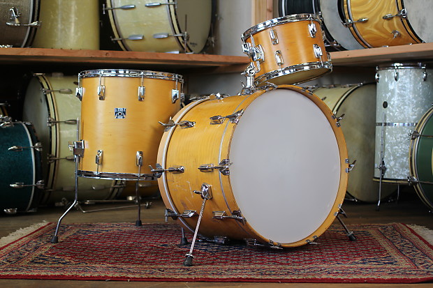1970 s Tama Superstar in Natural Maple 15