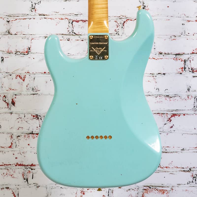 Fender - Custom Shop F22 LTD '59 Stratocaster - Electric