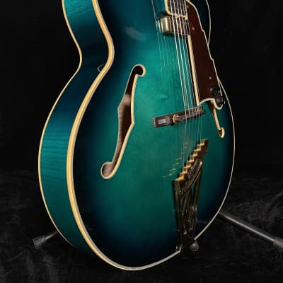 D'Angelico NYL-4 18" Blue Archtop made in 2002 by Vestax - Blue Burst image 10