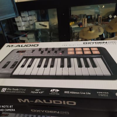 M-Audio Oxygen 25