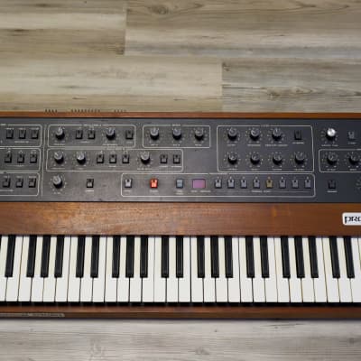 Sequential Circuits Prophet-5 Rev 3.2 Vintage Analog Synthesizer