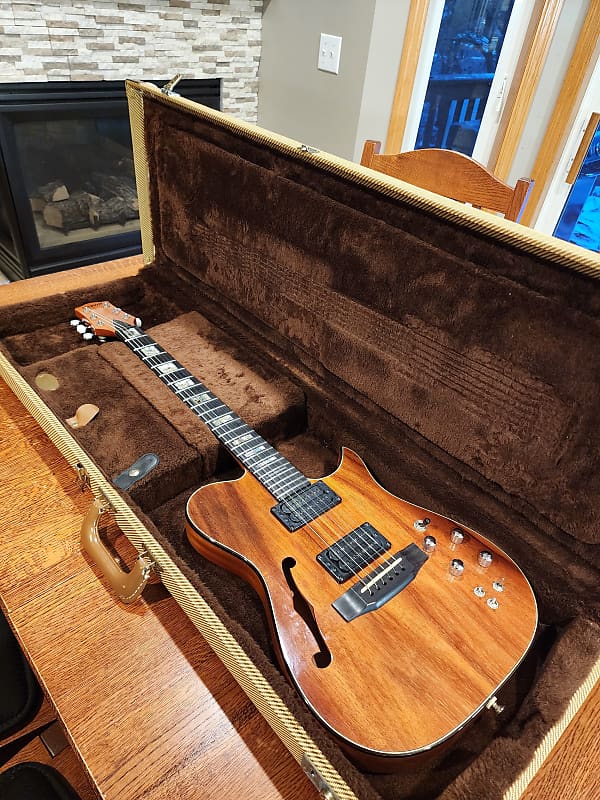 Carvin AE185 Electric/Acoustic KOA top Reverb