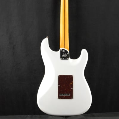 Fender American Ultra Stratocaster Left-Handed Arctic Pearl SCRATCH AND DENT image 9