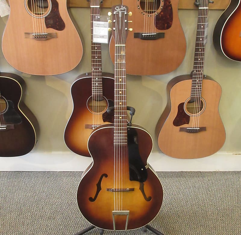 美品　シルバートーン　Silvertone arched top guitar 美品シルバートーンSilvertone arched top guitar