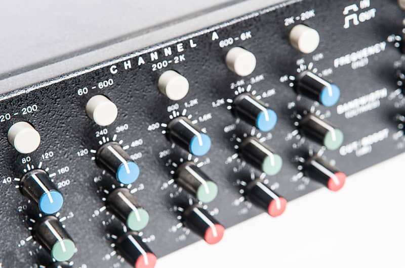 Meyer Sound CP-10 Stereo Parametric Equaliser | Reverb