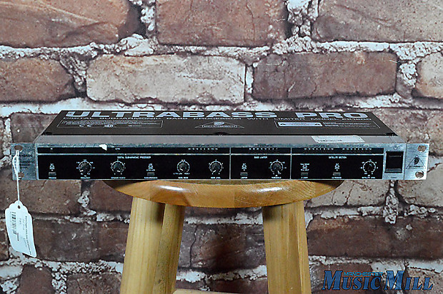 Behringer subharmonic synthesizer outlet