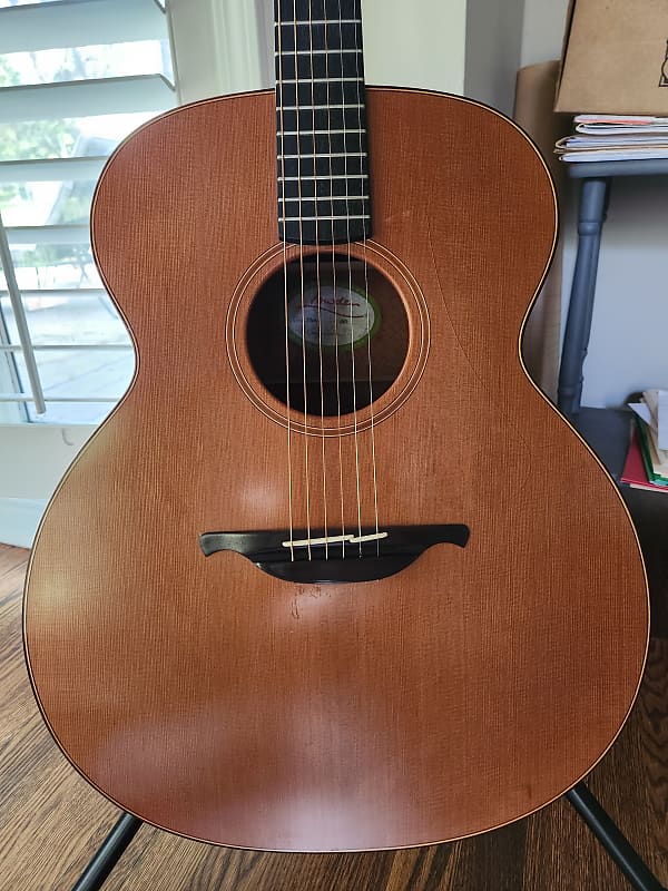 Lowden Guitar: Used Model O10 – Guitar Gallery