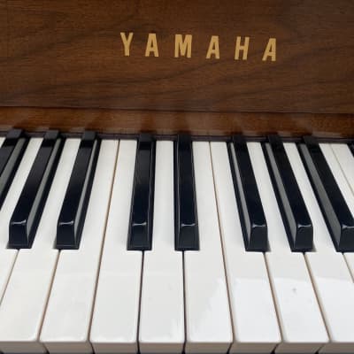 Yamaha upright piano 44'' image 3