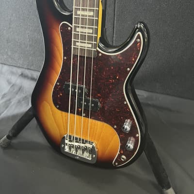G&L LB-100 Tribute Series 4 String Bass  3 Tone Sunburst  9lbs!  New! image 5