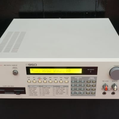 AKAI S950 Rare Classic 80's Vintage 12 bit LO-FI 2U Rack | Reverb