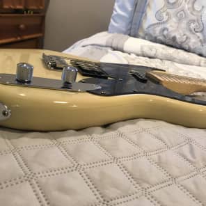 Fender Squier '51 Tan and black image 6