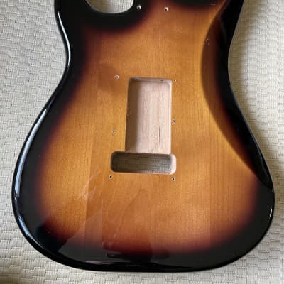 Fender Vintera II '50s style Stratocaster Body 2020's - Sunburst image 8