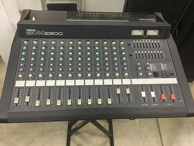 Yamaha EMX2300 12 Channel Powered Mixer