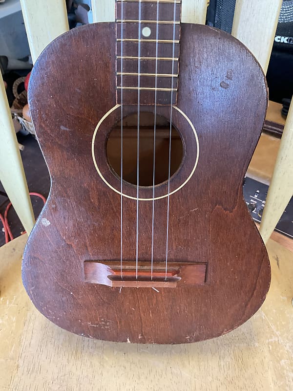 Vintage Dynamic Baritone Ukulele Reverb