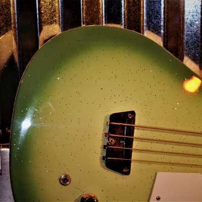 Silvertone U1 Dolphin Nose Bass 1444 L 1964 Greenburst.  Danoelectro.  Restored.  Pristine. image 10