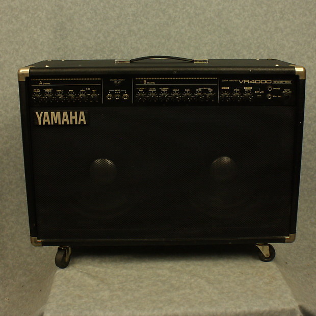 Yamaha VR4000 50-Watt 2x10 Guitar Amplifier with Footswitches and Paperwork
