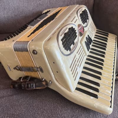 Excelsior Accordiana Accordion Model 305 w/Case image 4