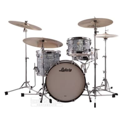 Ludwig Classic Maple Fab Drum Set Sky Blue Pearl image 3