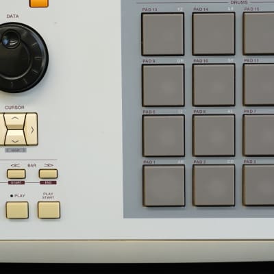 Akai MPC2000XL MIDI Production Center Sampler Sequencer Drum Machine - New CF & Screen image 5