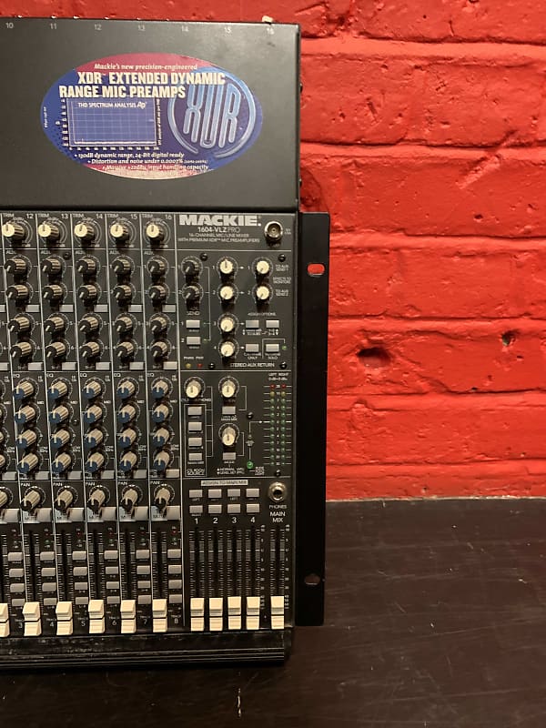 Mackie 1604-VLZ Pro 16-Channel Mic / Line Mixer | Reverb UK