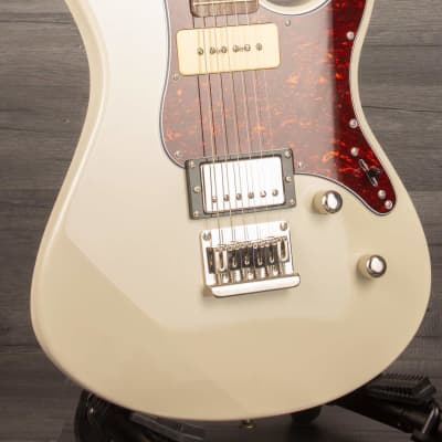 Yamaha pacifica deals 311h white