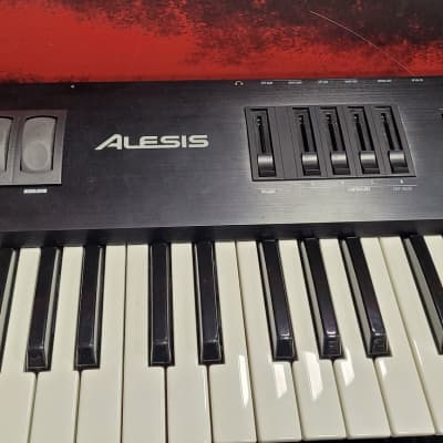 Alesis QS7.1 Synthesizer  (Houston,TX) image 2