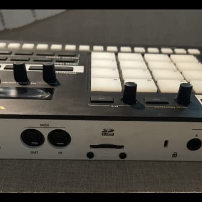 Roland Verselab MV-1 Groovebox | Reverb