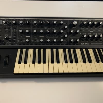 Moog Sub 37 Tribute Edition 2010s - Black