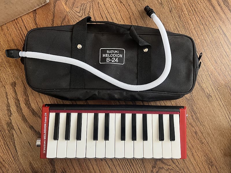 SUZUKI B-24C Melodyon Bass Keyboard Harmonica 24 Keys Soft