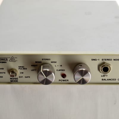 Delta Electronics SNG-1 Stereo Noise Generator image 2