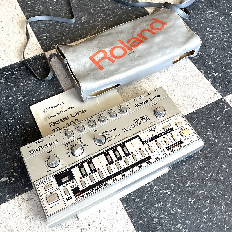 Roland TB-303 Bass Line Synthesizer Module | Reverb Canada