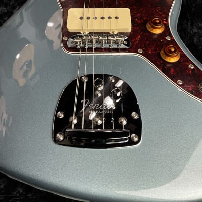 Fender Vintera 60's Jazzmaster 2022 - Ice Blue Metallic image 1