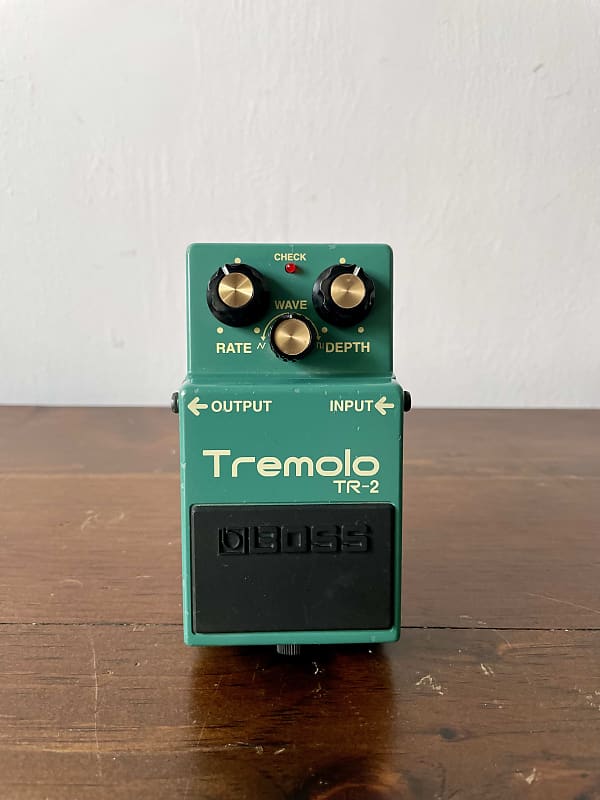 Amazon | BOSS Tremolo TR-2 | コーラス・フランジャー