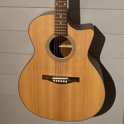 Eastman AC122CE Sapele/Sitka Spruce Grand Auditorium Cutaway with Electronics Natural image 1