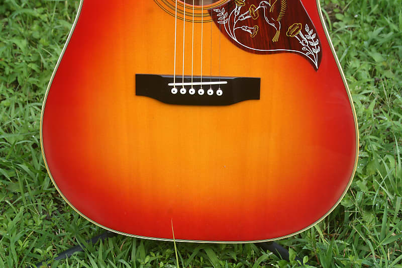 Morris Hummingbird MWH-03 RS 1980's Red Sunburst+ Hard Case and