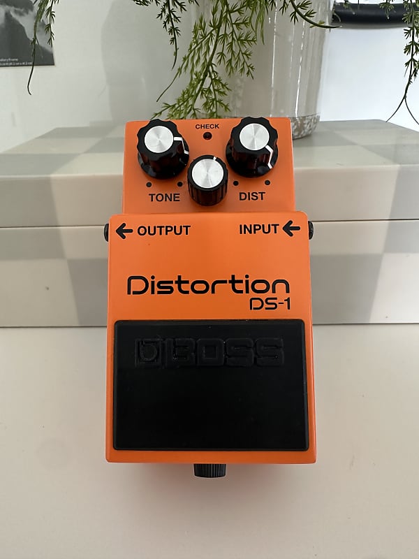 Boss DS-1 Distortion (Silver Label) 1994 - Present - Orange