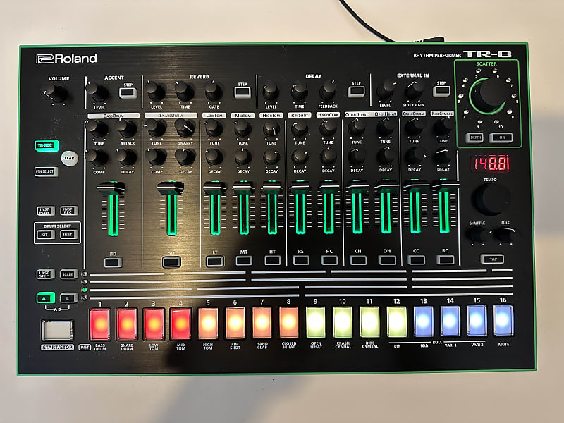 Roland AIRA TR-8 Rhythm Performer