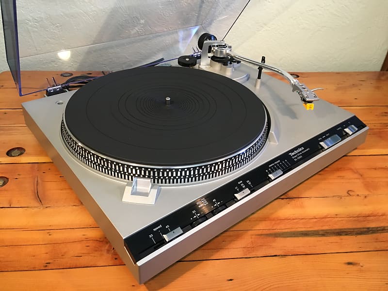 Awesome Technics SL-33 Vintage Turntable New Audio Technica