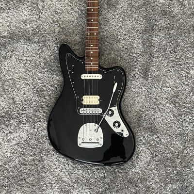 Fender Player Jaguar HS with Pau Ferro Fretboard 2018 - Present - Black image 4