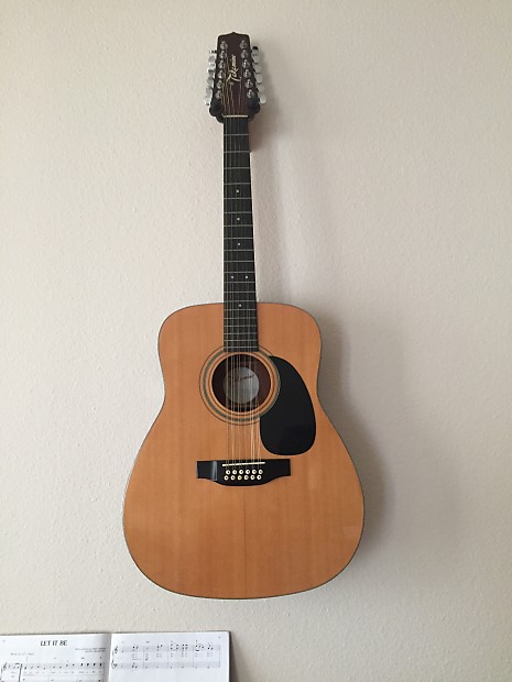 Takamine g332 store acoustic guitar