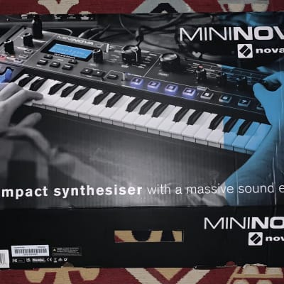 Novation MiniNova 37-Key 18-Voice Synthesizer 2012 - Present - Blue