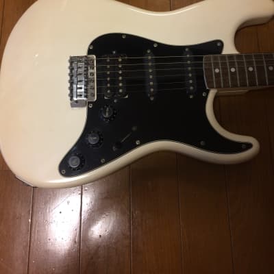 1985 Tokai Limited Edition Superstrat, MIJ, Cream with matching neck and headstock, leather gigbag Bild 2